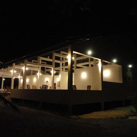 Naaval Hotel Batticaloa Exterior foto