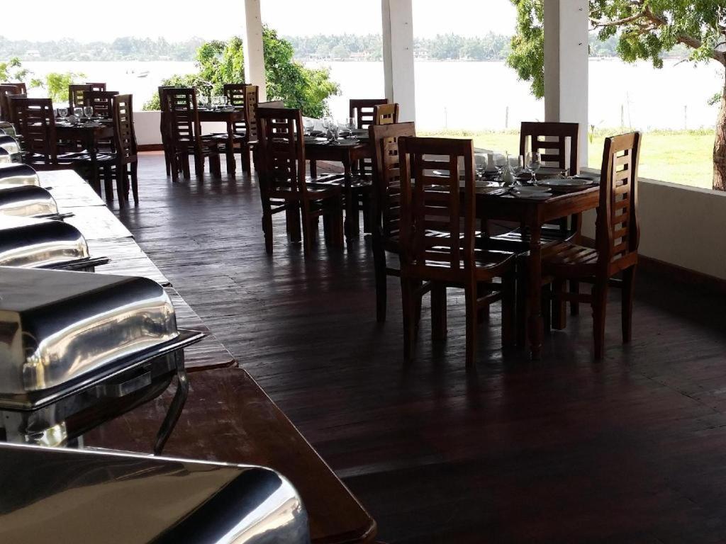 Naaval Hotel Batticaloa Exterior foto
