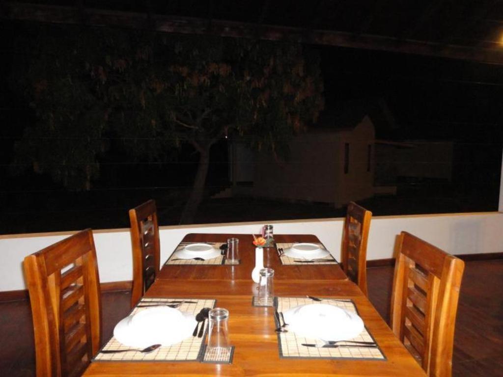 Naaval Hotel Batticaloa Exterior foto
