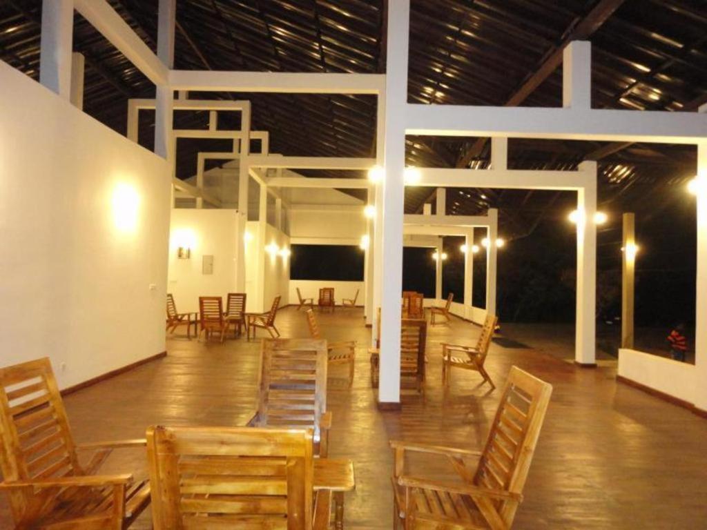 Naaval Hotel Batticaloa Exterior foto