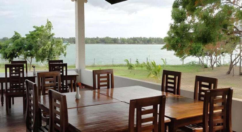 Naaval Hotel Batticaloa Exterior foto