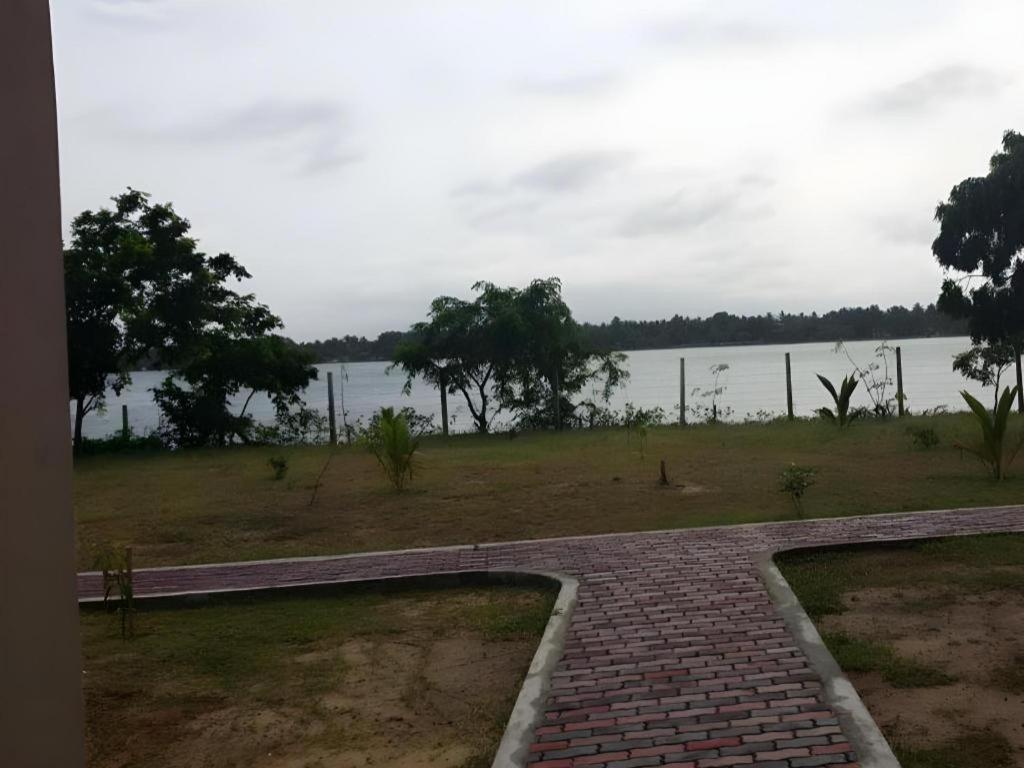 Naaval Hotel Batticaloa Exterior foto