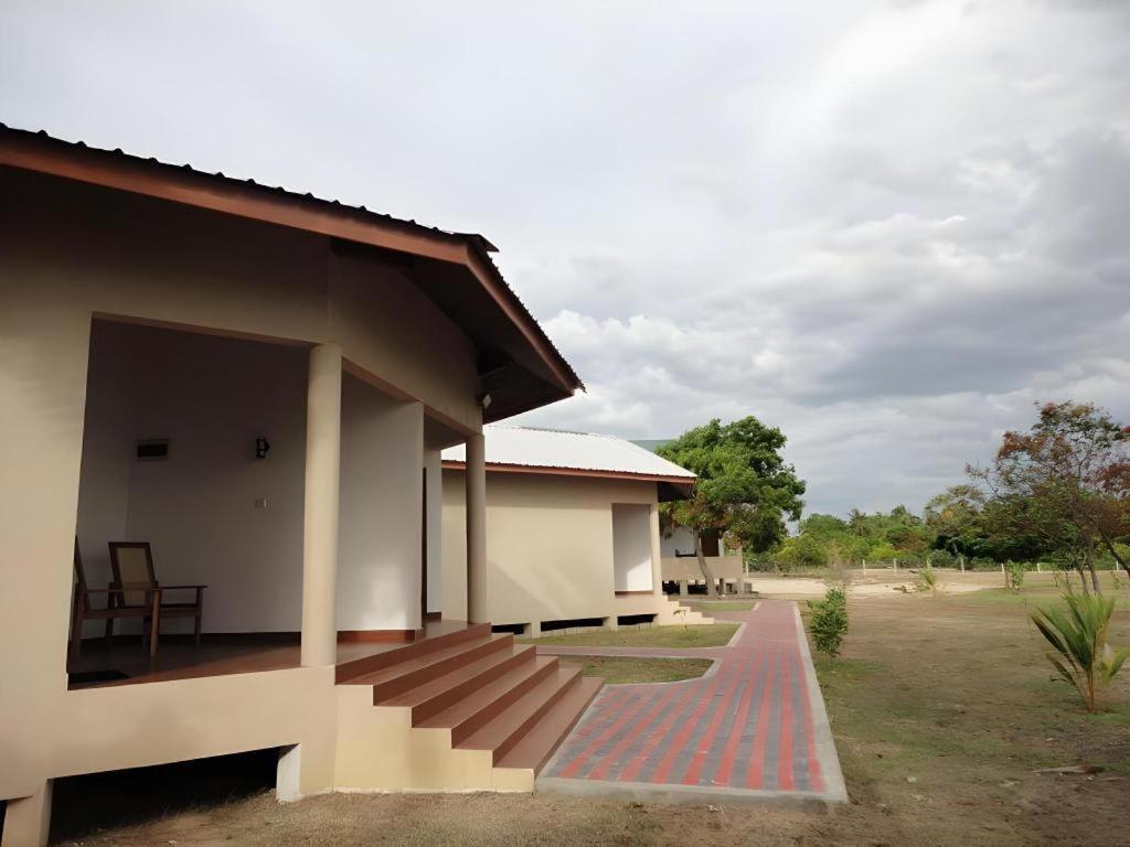 Naaval Hotel Batticaloa Exterior foto