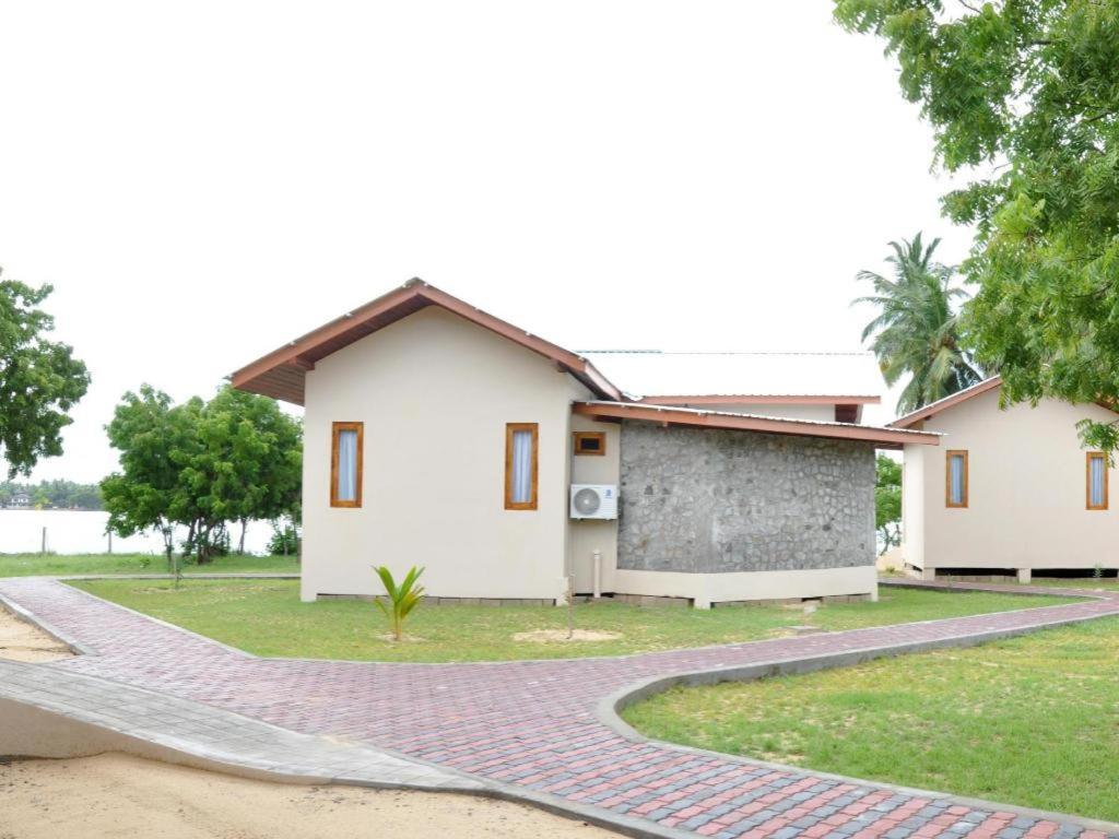Naaval Hotel Batticaloa Exterior foto
