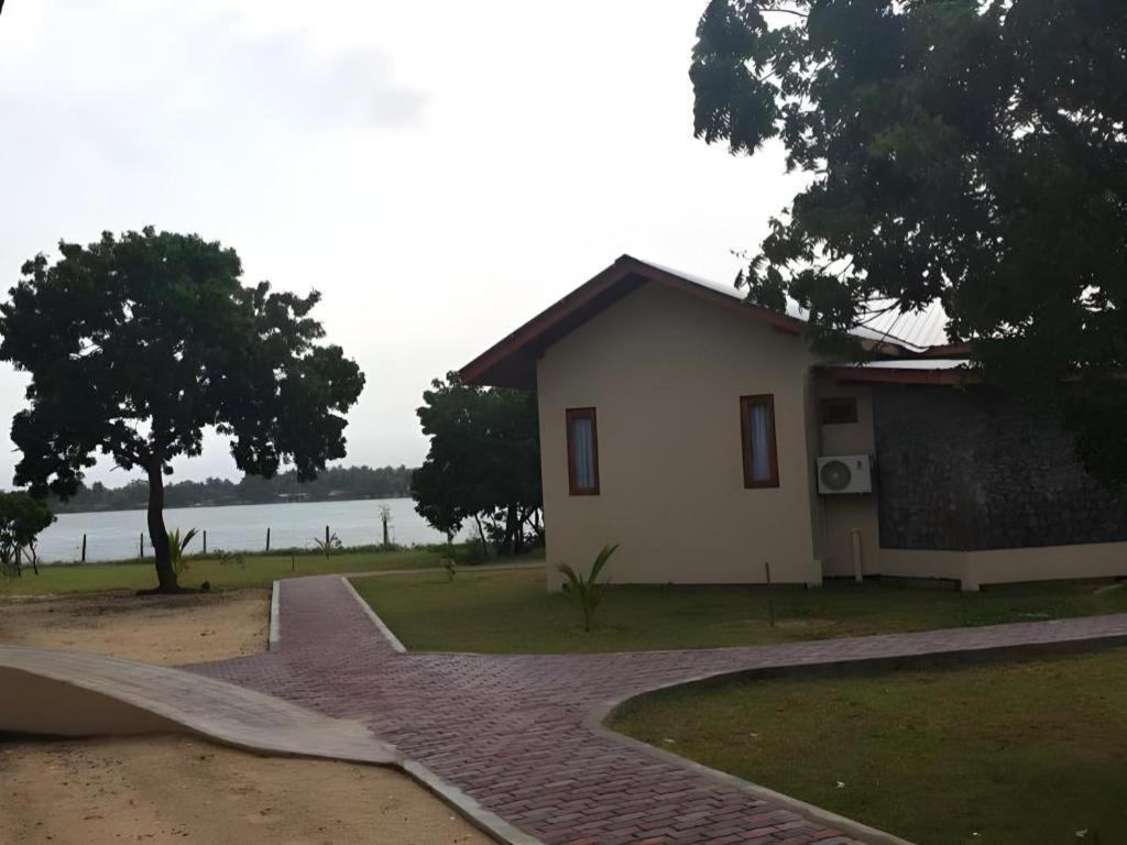 Naaval Hotel Batticaloa Exterior foto